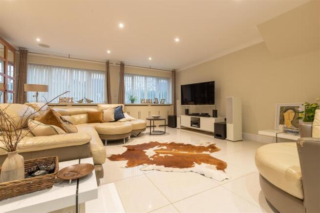 Pirbright House-4.jpg