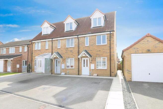 3 bed Terraced for sale Image 12