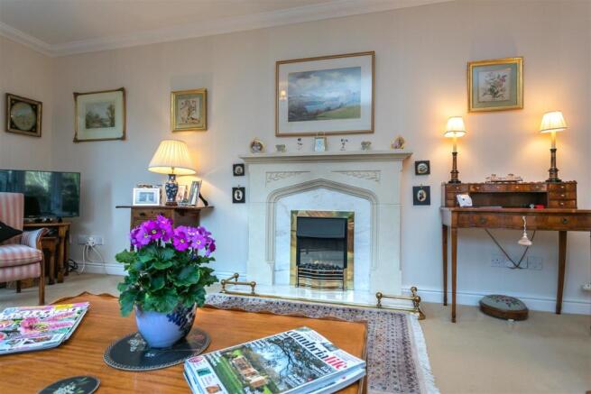 LIVING ROOM c.jpg