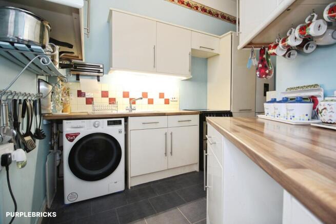2 bed Apartment for sale Image 6
