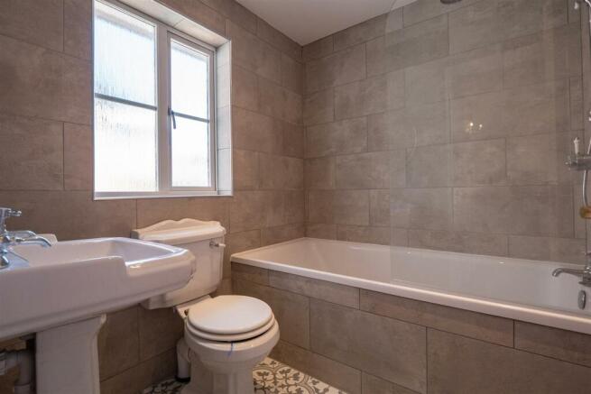 Bathroom.jpg