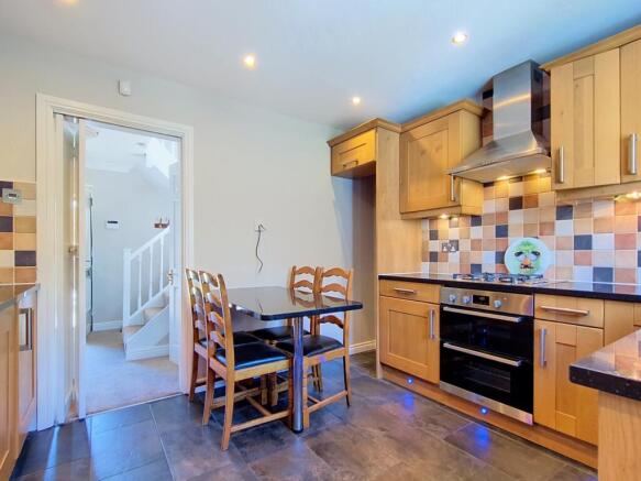4 bed Detached for sale Image 9