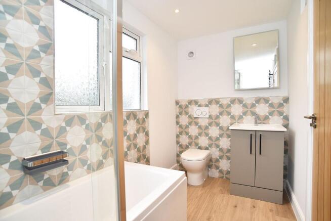 4 bed Detached Bungalow for sale Image 7