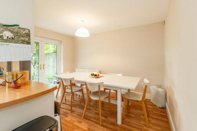 4 bed Link Detached House for sale Image 8