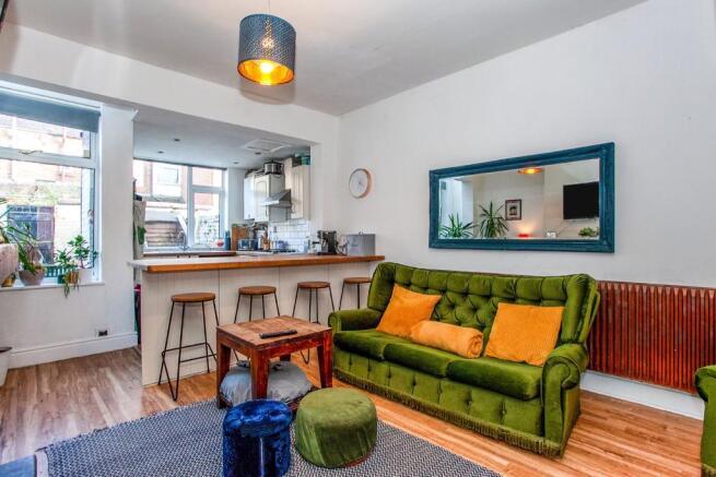 Lounge/Dining Room