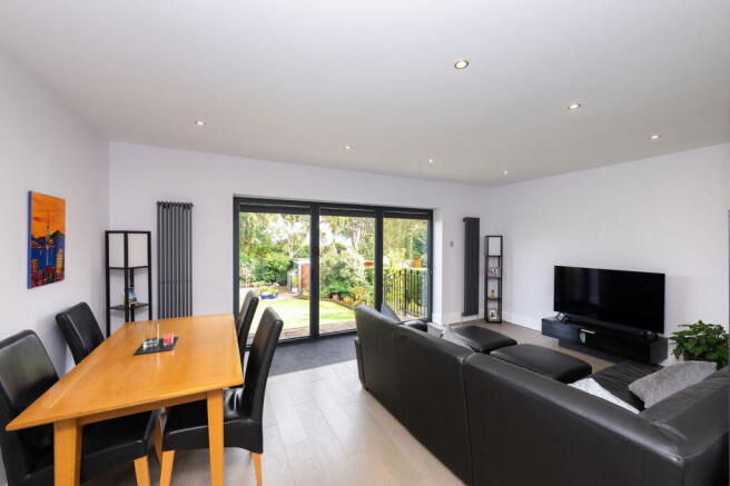 5 bed Detached for sale Image 7