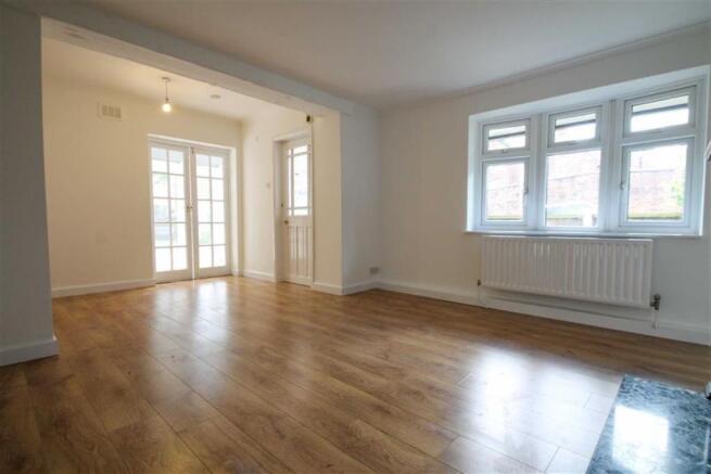 Lounge/dining room