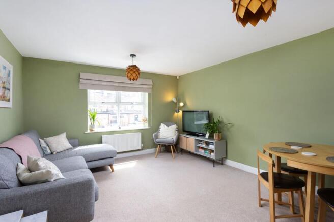 3 bed Town House for sale Image 4