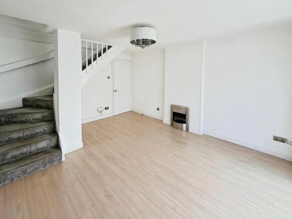 2 bed Semi-Detached for sale Image 6