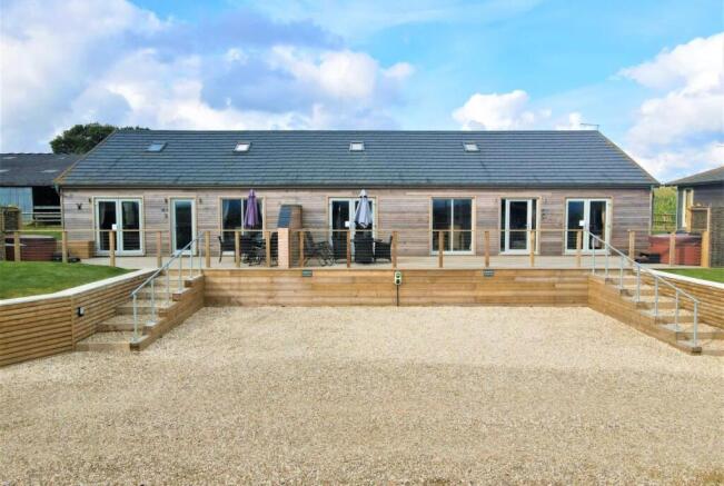 1738081738-Photo_6553745_DJI_145_jpg_6160021_0_202