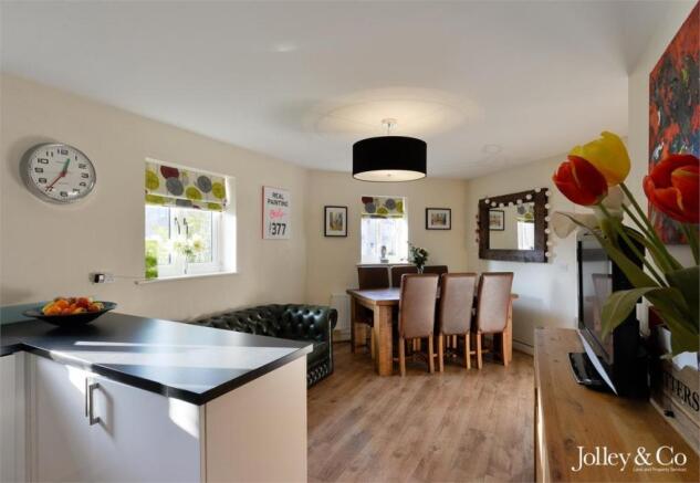 Kitchen / Dining Ar