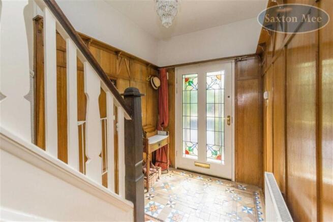 SPACIOUS ENTRANCE HALL