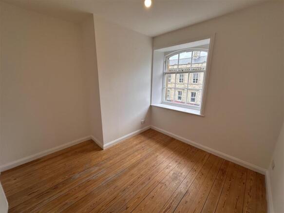 2 bed Flat to rent Image 4