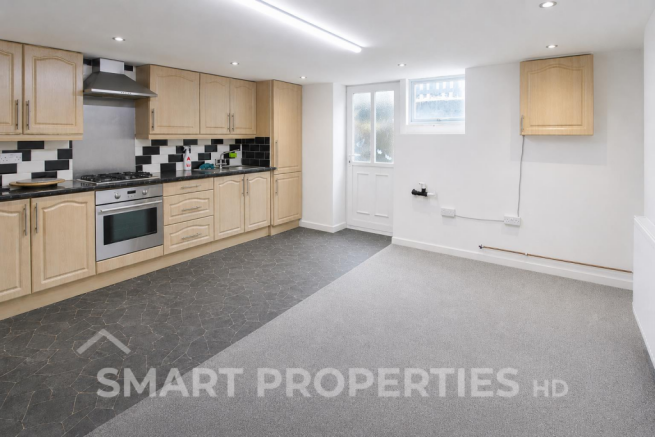 3 bed Terraced to rent Image 7