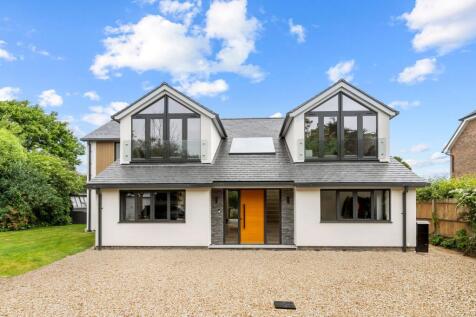 The Roundway, Rustington, BN16