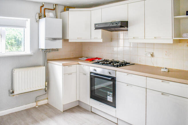 2 bed Terraced to rent Image 4