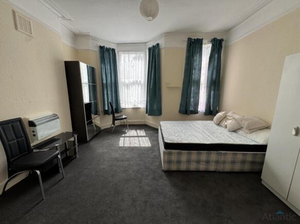 1 Bedroom 1st Floor Flat