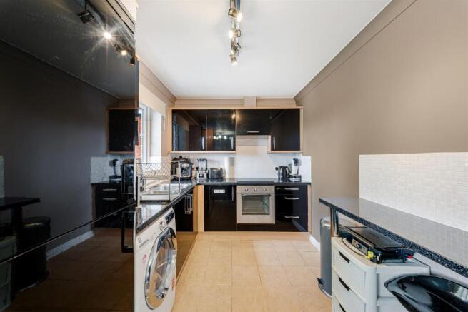 55 MEDWAY COURT-16.jpg
