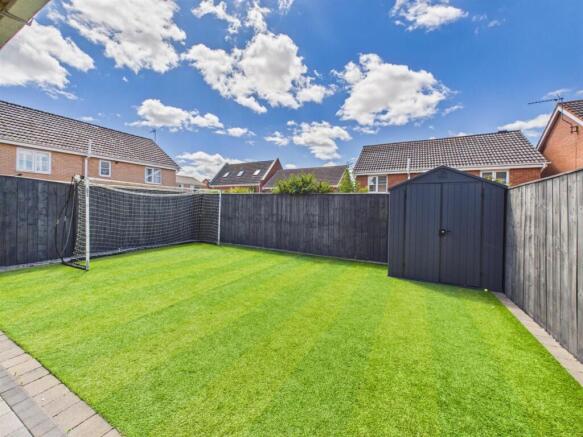 4 bed Detached for sale Image 12