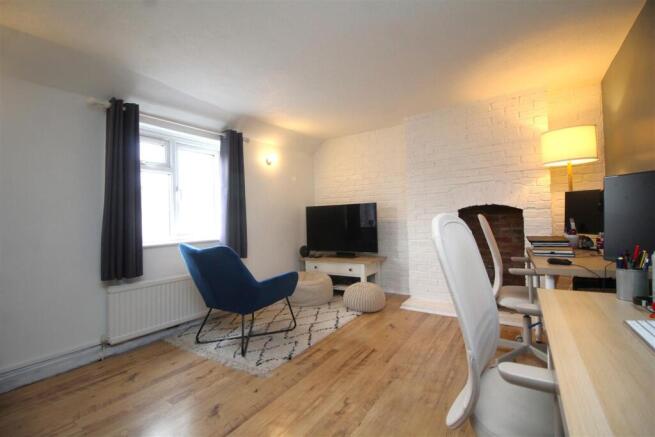third bedroom 2 .JPG