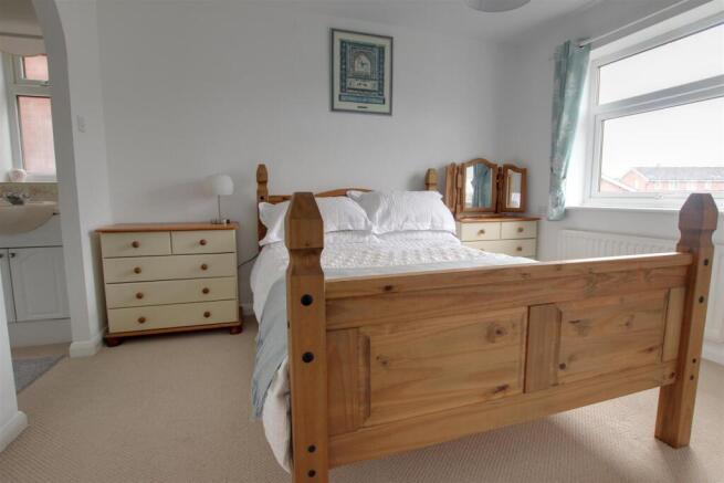3 bed Detached for sale Image 6