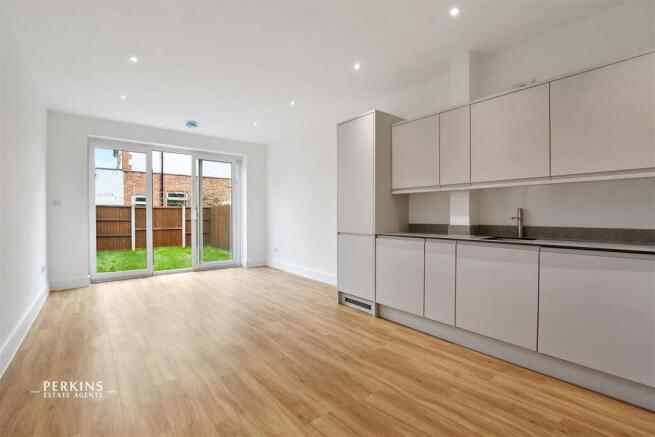 GC- Flat 6 115 Twyford Ave  - LIVING.JPG