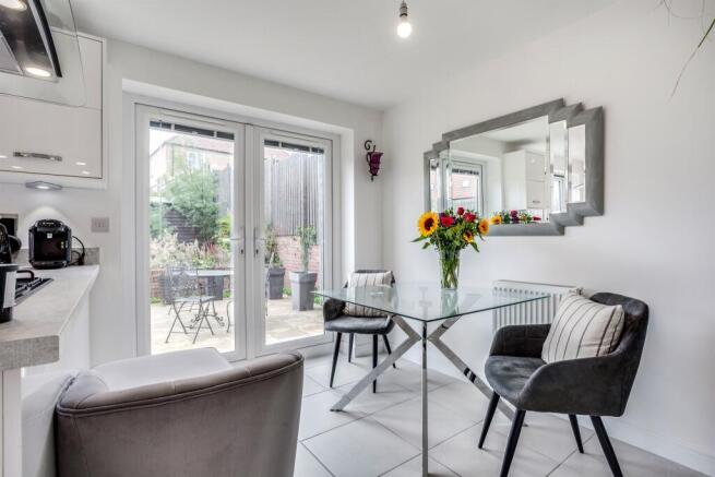 4 bed Detached for sale Image 6