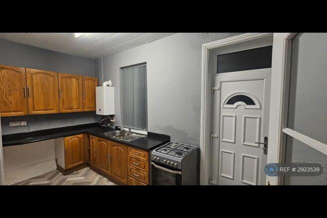 3 bed Terraced to rent Image 4