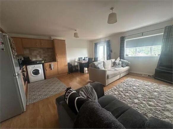 2 bed Apartment for sale Image 4