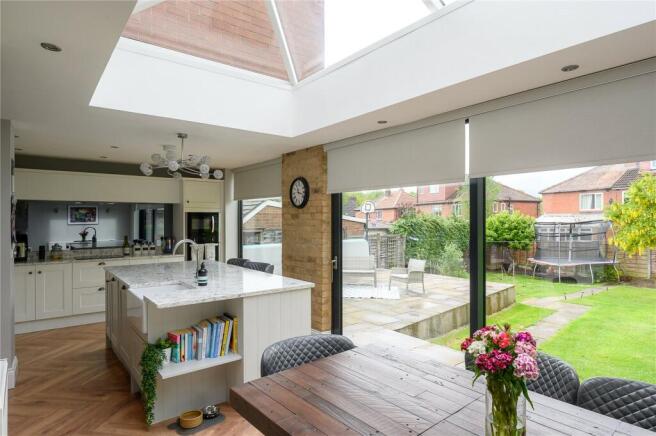4 bed Semi-Detached for sale Image 5