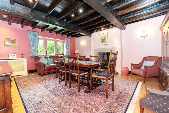 5 bed Detached for sale Image 4