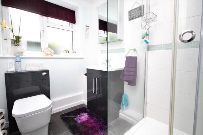Bathroom 2.JPG