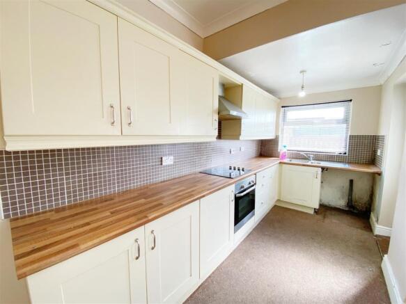 Kitchen 1.jpg