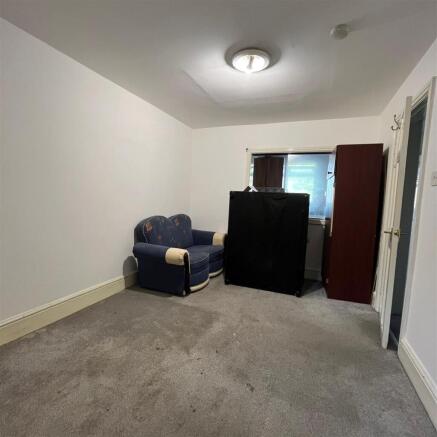 1 bed House to rent Image 4