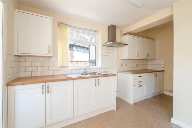 5 bed Semi-Detached for sale Image 6