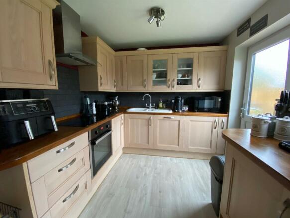 Kitchen Area.jpg