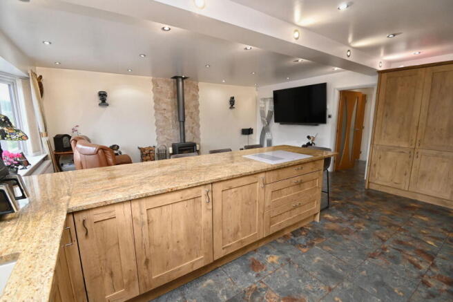 2 bed Detached Bungalow for sale Image 7