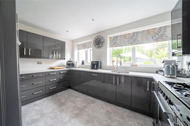 3 bed Bungalow for sale Image 4