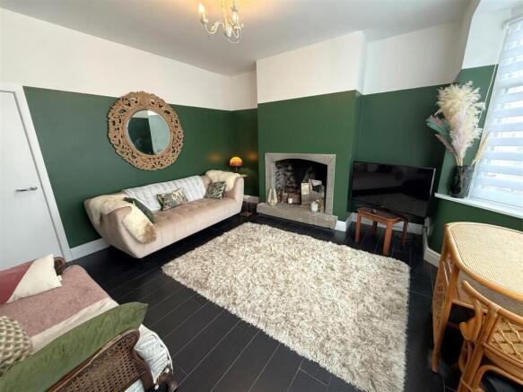 Lounge 2.jpg