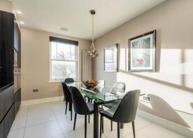 Flat A, 95, Fitzjohn's Avenue, London NW3 6NX