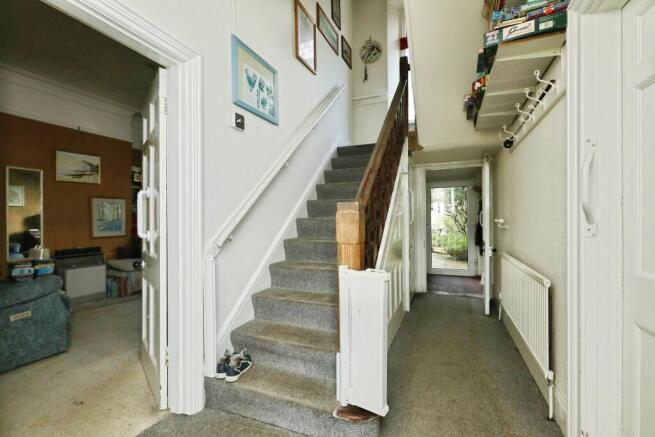 5 bed Semi-Detached for sale Image 8