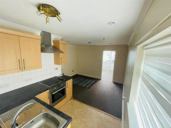kitchen .jpg