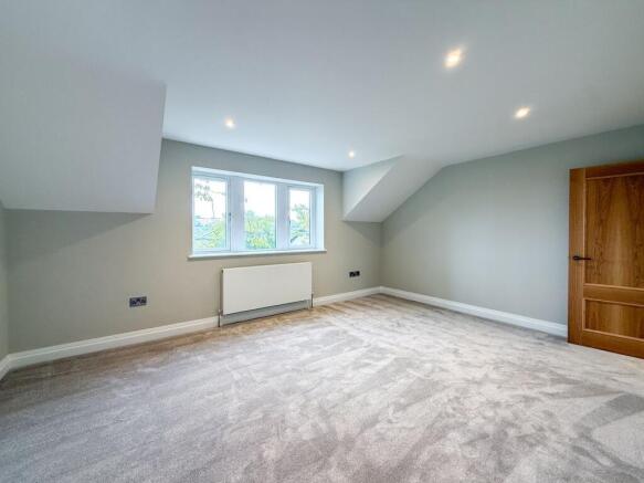 4 bed Detached for sale Image 10