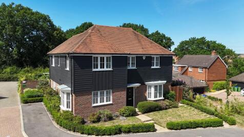 Newman Way, Billingshurst, RH14