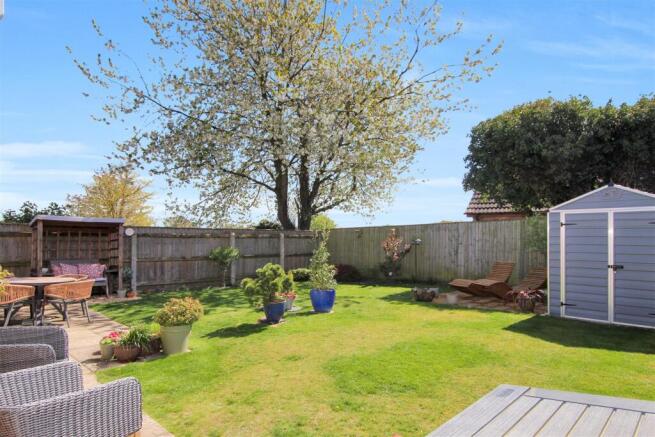 Rear Garden - b.JPG