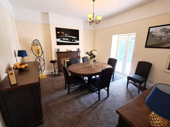 6 bed Semi-Detached for sale Image 6