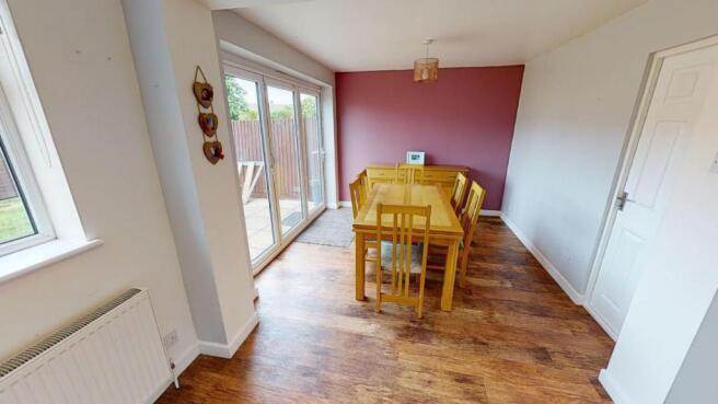 KITCHEN/DINING ROOM