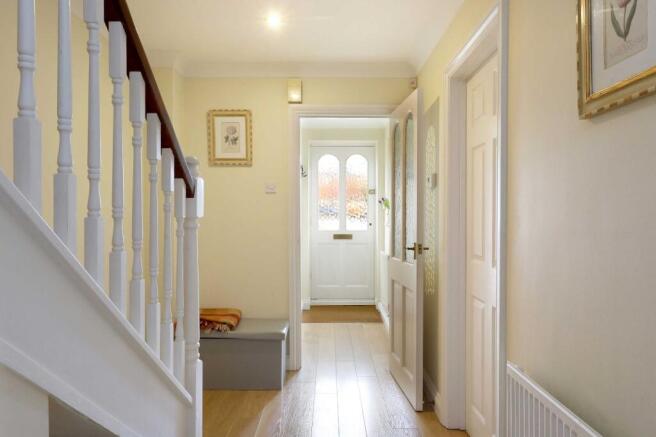 Paddocks End, Seer Green, Beaconsfield, Buckinghamshire, HP9 photo 4