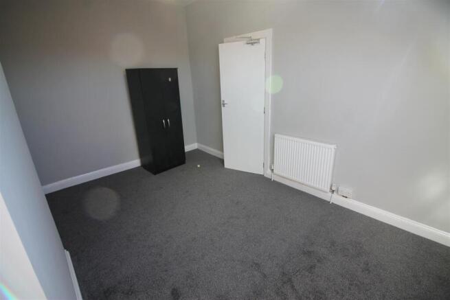 6 bed House to rent Image 9