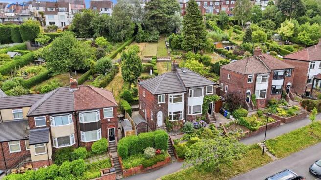 86 Highcliffe Drive Greystones, Sheffield 02.jpg